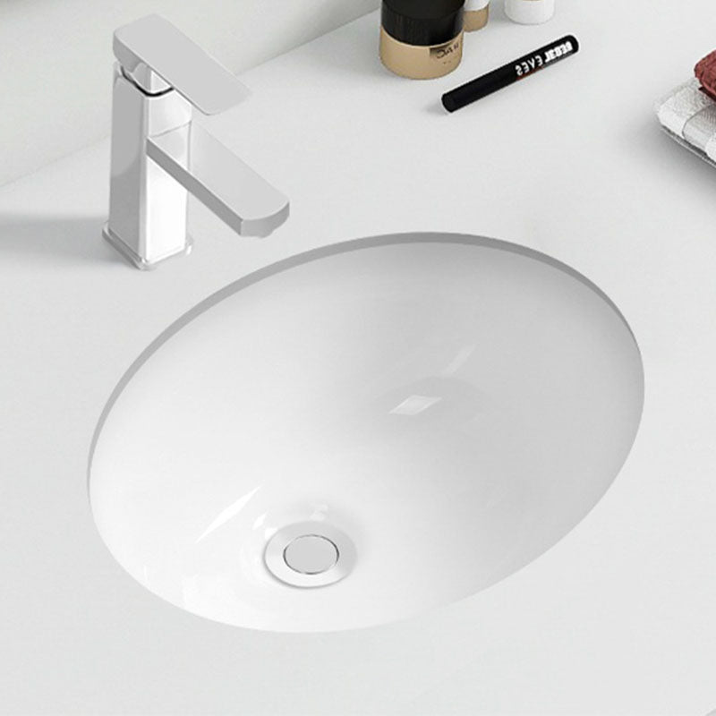 Modern Porcelain Bathroom Sink Undermount Bathroom Sink in White(Not Including Faucet)