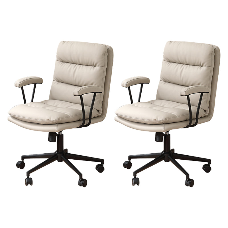 Modern Office Leather Chair Adjustable Seat Height Padded Arms Swivel Chair with Wheels