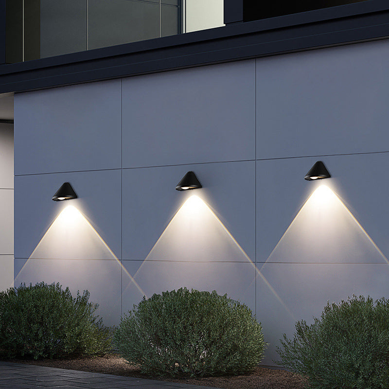 Cone Modern LED Wall Mount Aluminum Wall Light in Black / White