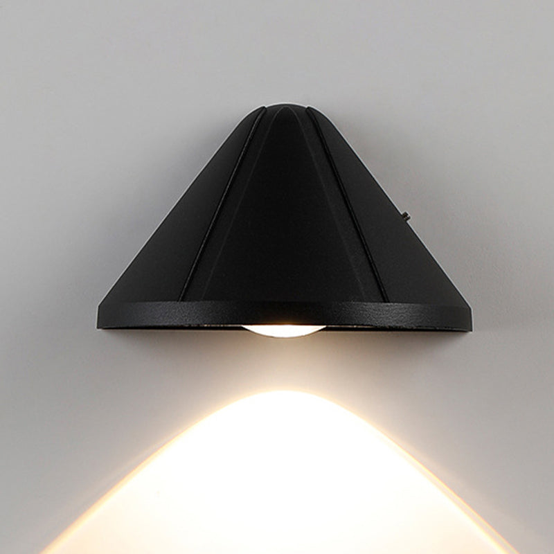 Cone Modern LED Wall Mount Aluminum Wall Light in Black / White