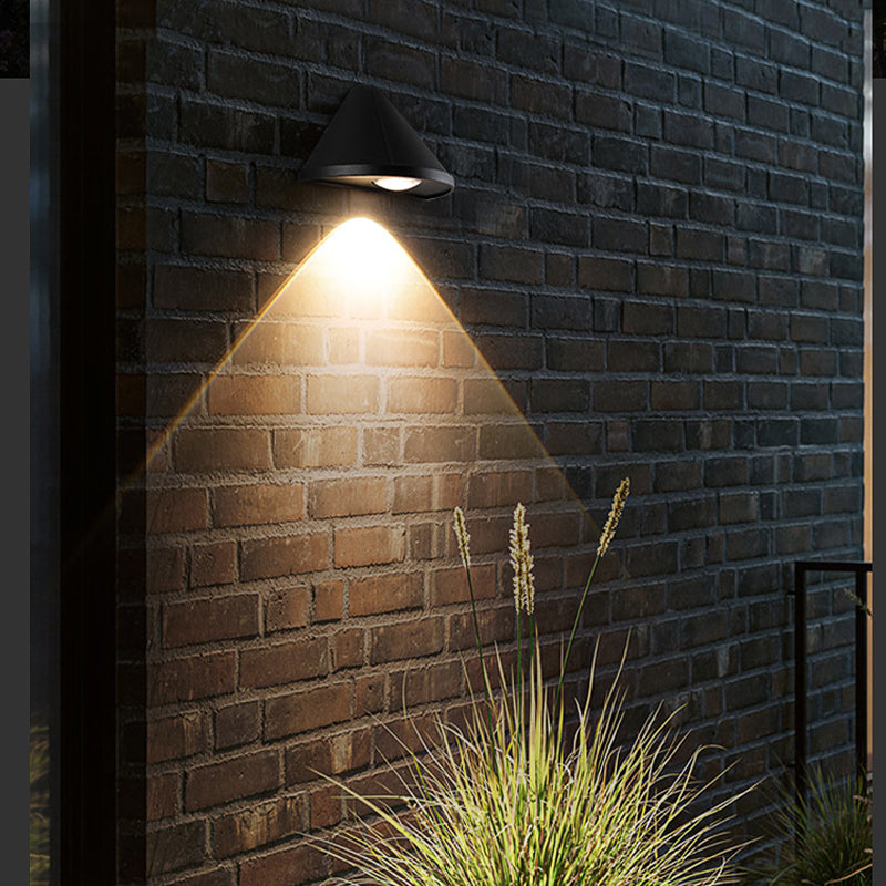 Cone Modern LED Wall Mount Aluminum Wall Light in Black / White