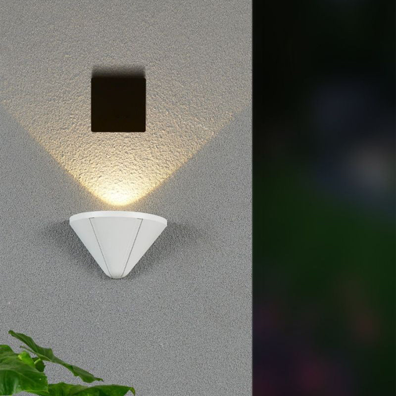 Triangle Shape Wall Lamp Modern Style Metal 1 Light Wall Light in Black/White