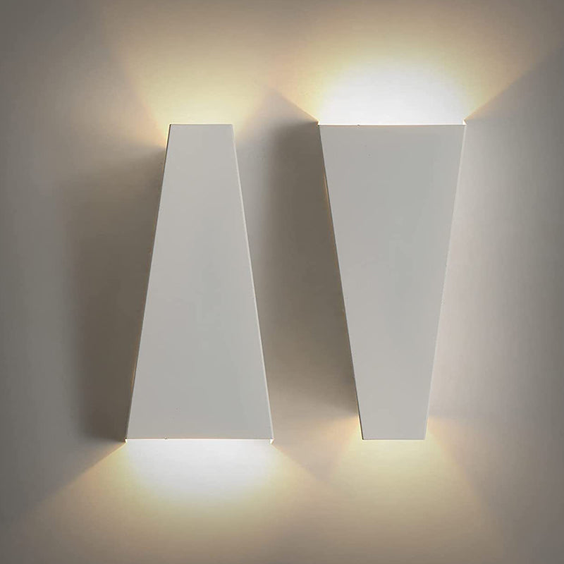 Geometric Shape Wall Lamp Modern Style Metal 2 Lights Wall Light in Black/White