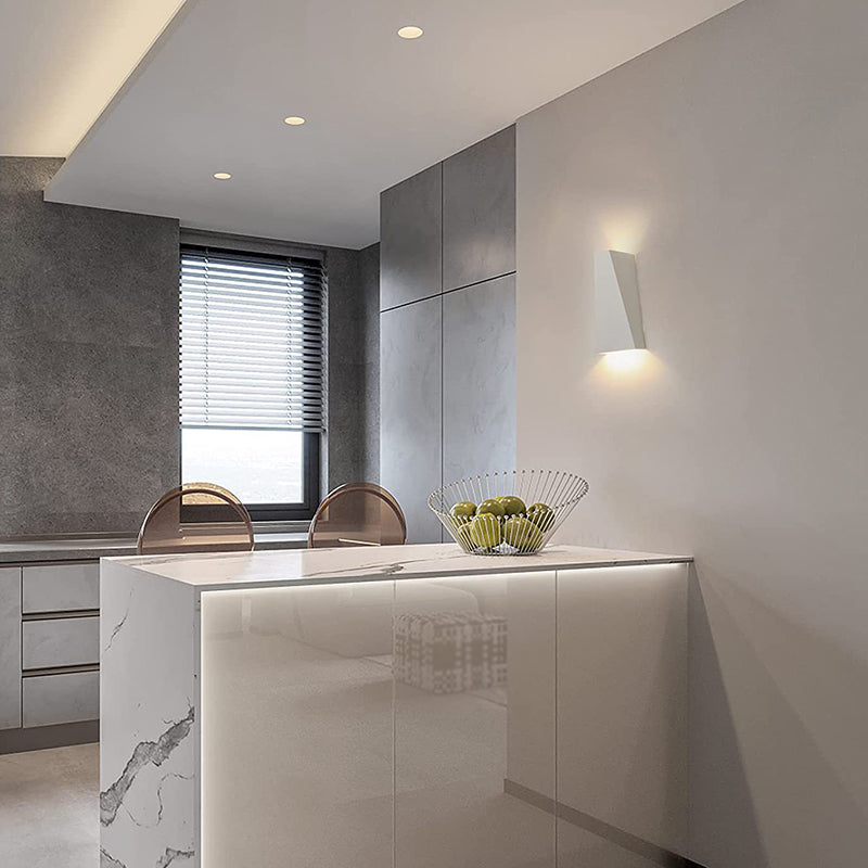 Geometric Shape Wall Lamp Modern Style Metal 2 Lights Wall Light in Black/White