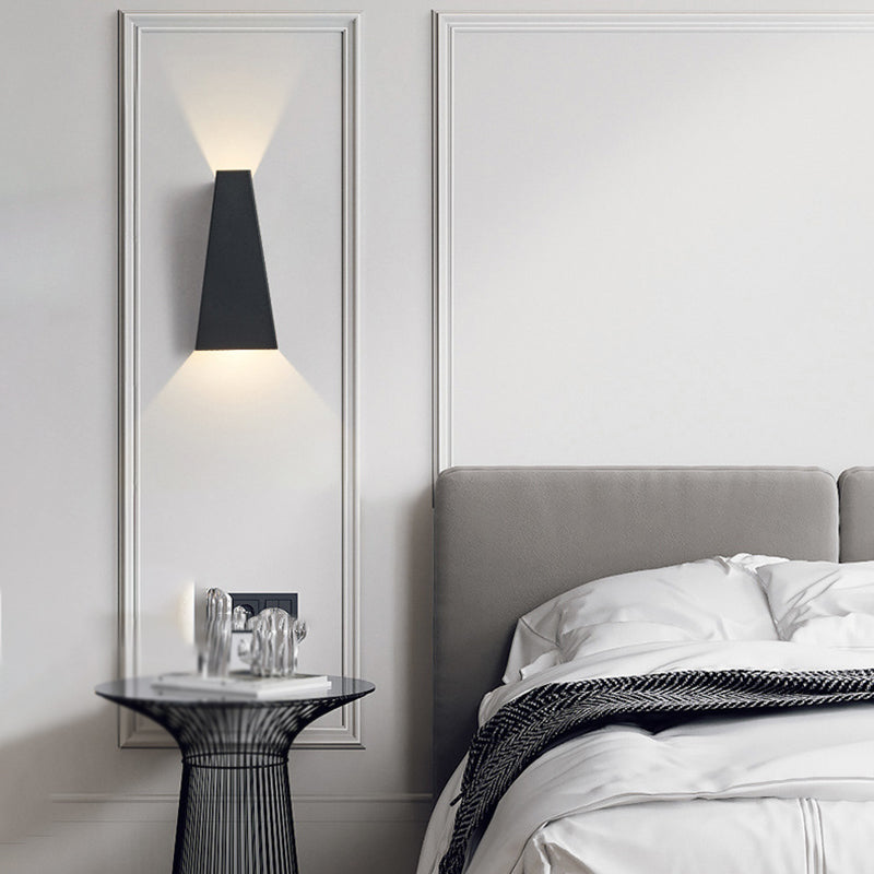 Geometric Shape Wall Lamp Modern Style Metal 2 Lights Wall Light in Black/White