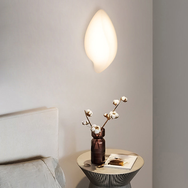 Single Modernism White Wall Mounted Sconce Acrylic Wall Light for Bedroom
