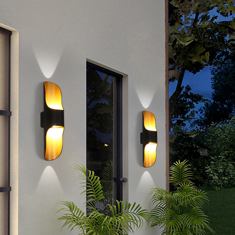 Single Black Modernism Wall Mounted Sconce Metallic Wall Light