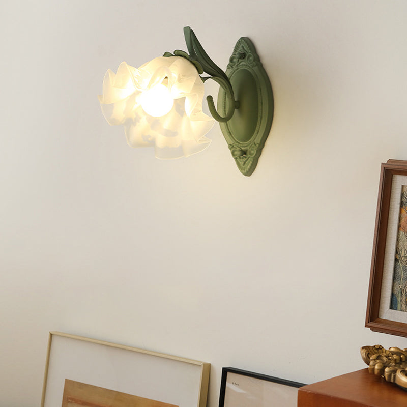 Flower Shape Glass Wall Lighting Modern Style 1 Light Wall Mounted Light in Green