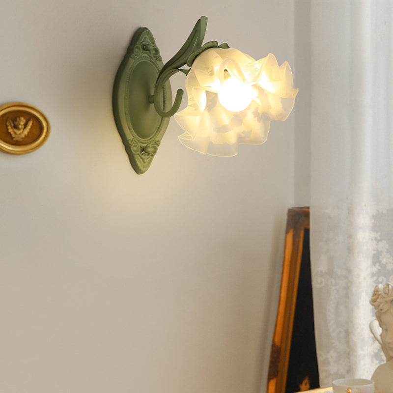 Flower Shape Glass Wall Lighting Modern Style 1 Light Wall Mounted Light in Green