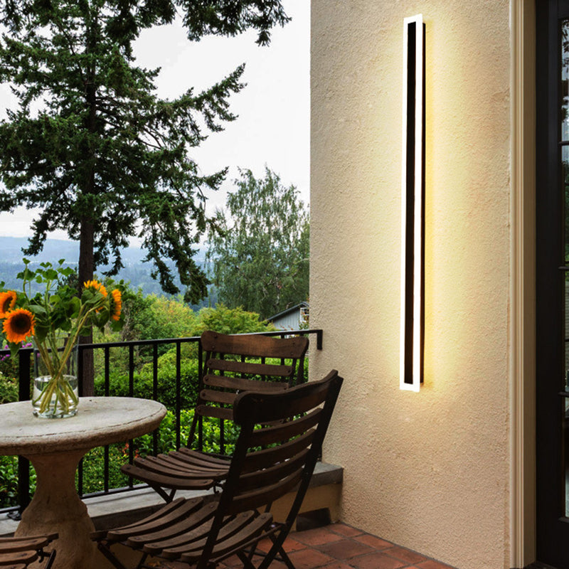 Linear Shape Metal Wall Lighting Modern Style 1 Light Wall Mount Light in Black