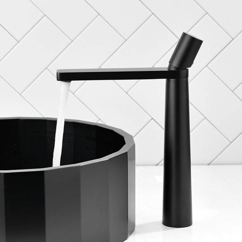 Knob Handle Square Sink Faucet Brass Bathroom Sink Faucet with 1 Hole