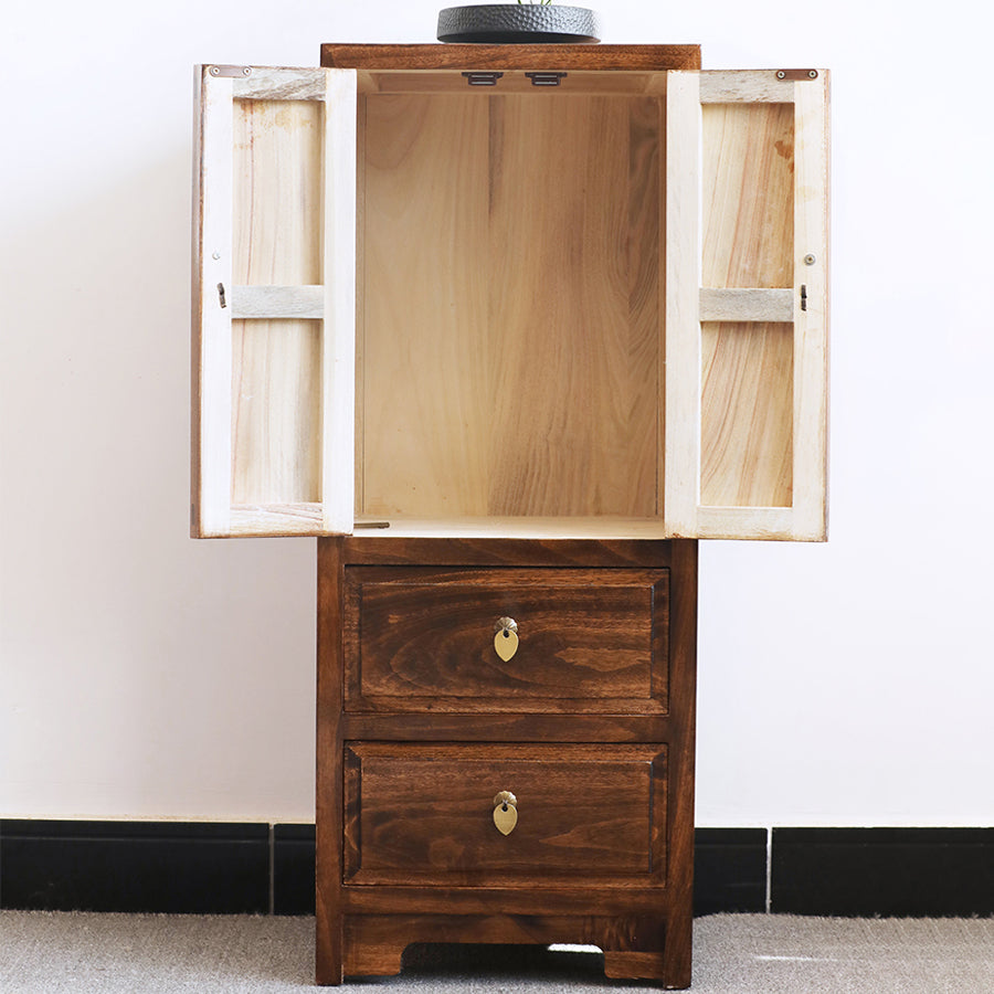 Contemporary Solid Wood Accent Chest Standard Ring Pulls Accent Cabinet