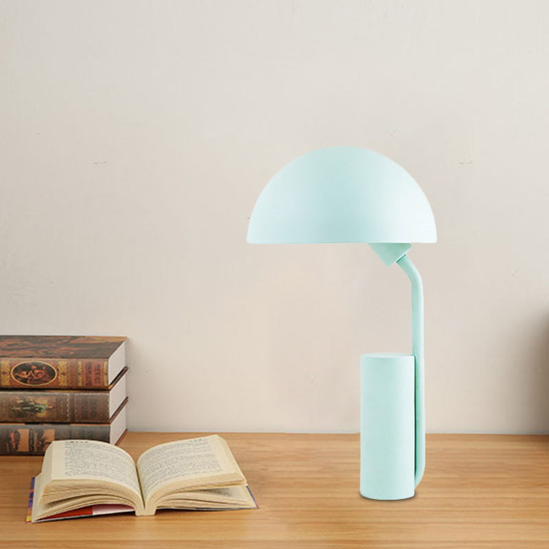 Éclairage de bureau en forme de fer Macaron 1 Light Light Black / Light Green Finish Table avec conception réglable