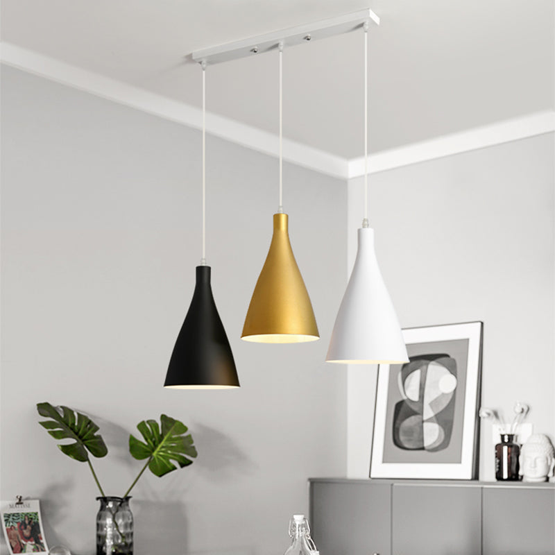 Moderniste 3 lumières Multi Light Pendant Blanc-Black-Gold Conical Le plafond avec ombre en métal, verrière rond / linéaire