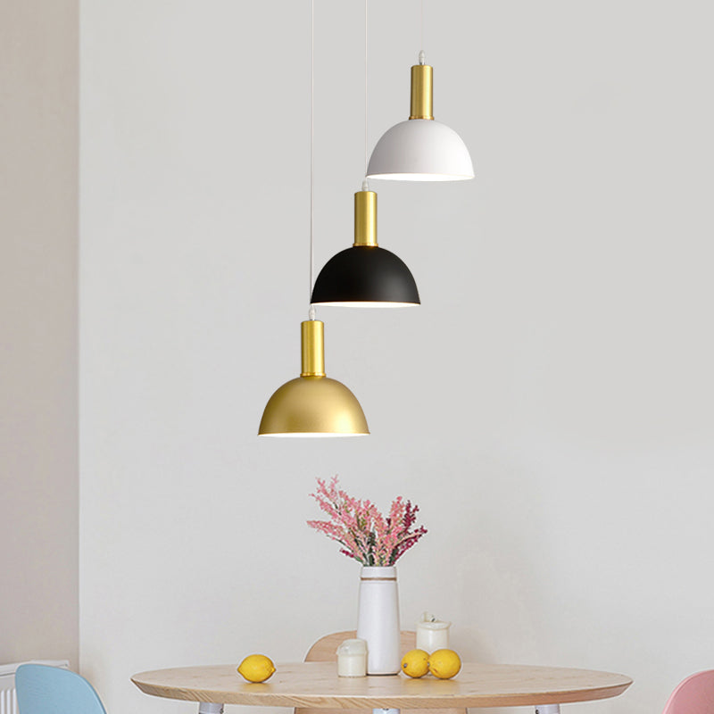 Moderne nordische gewölbte hängende Leichtkit Iron 3 Köpfe Esszimmer Multi-Licht-Anhänger in Weißschwarzgold