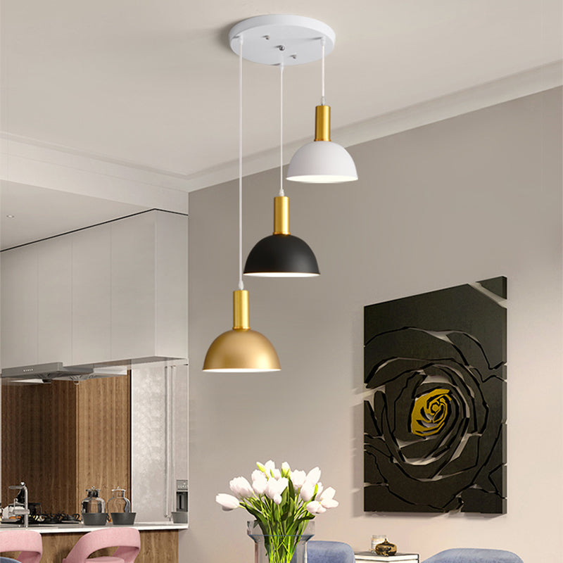 Moderne nordische gewölbte hängende Leichtkit Iron 3 Köpfe Esszimmer Multi-Licht-Anhänger in Weißschwarzgold