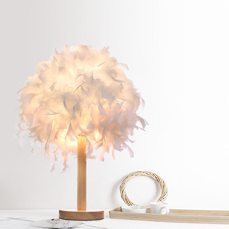 Mesa nocturna de plumas blancas Lámpara modernista 1 lámpara de escritorio de tela ligera con base de madera redonda