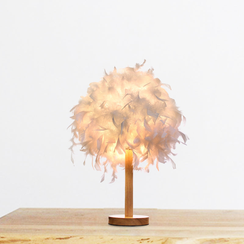 Mesa nocturna de plumas blancas Lámpara modernista 1 lámpara de escritorio de tela ligera con base de madera redonda