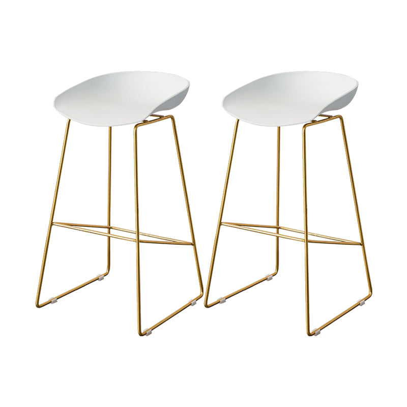 Scandinavian Metal Bar Stool Acrylic Patio Bar Stool with Gold Base