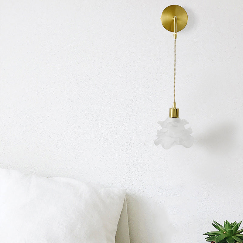 Flower Shape Glass Wall Lighting Modern Style 1-Light Wall Mounted Light in Gold