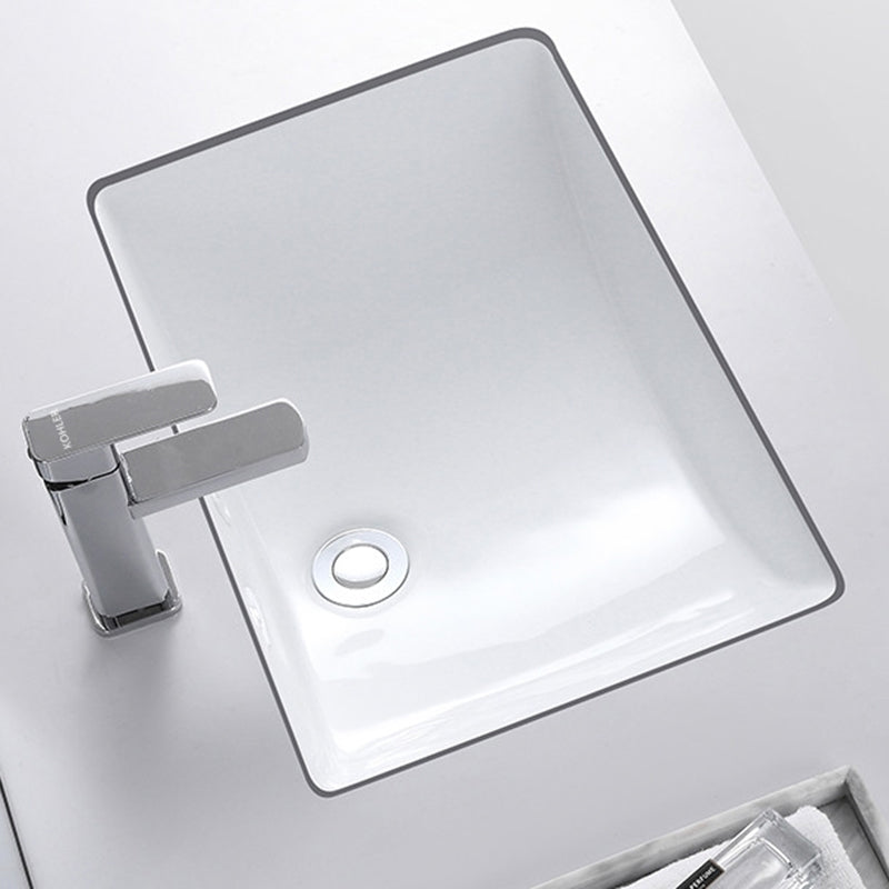 Classic Porcelain Bathroom Sink Trough Bathroom Sink in White