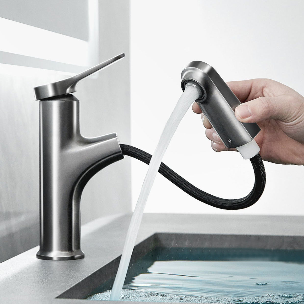 Contemporary Bathroom Faucet Brass Lever Handle Pull-out Sink Faucet