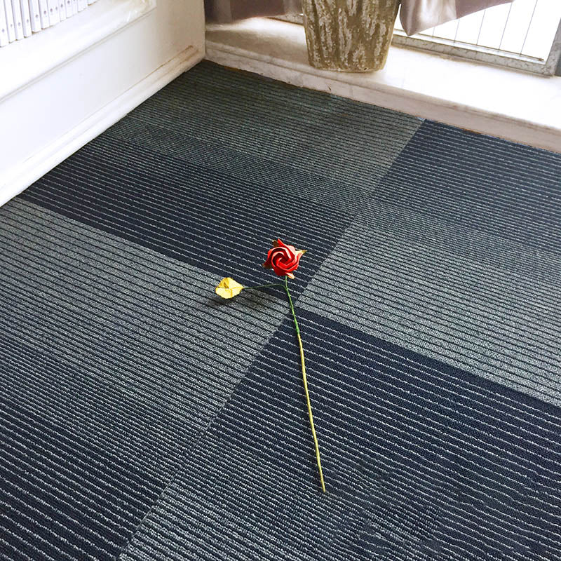 Self Adhesive Carpet Tiles Non-Skid Carpet Tiles for Living Room and Bedroom