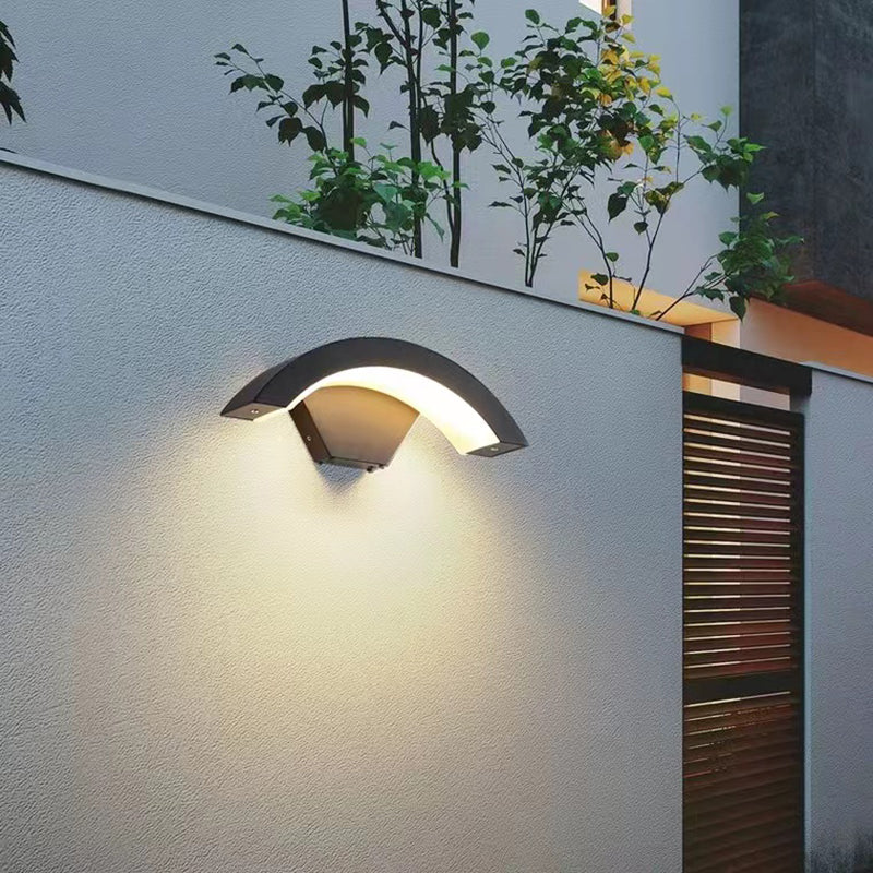 Simple Wall Sconce Curve Outdoor Sconce Light Fixture in Black