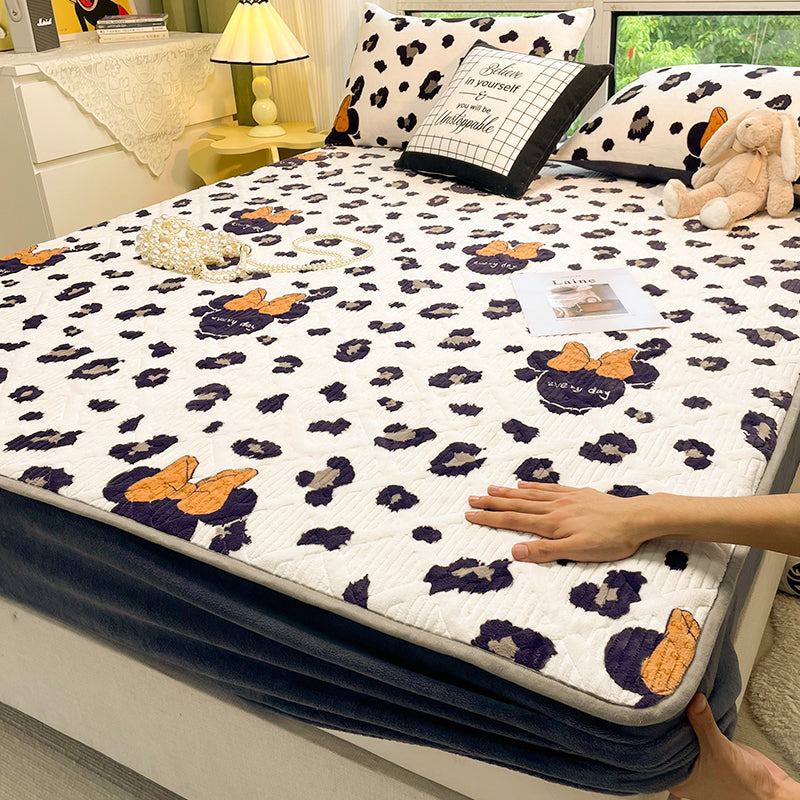 Modern Fitted Sheet Cartoon Print Wrinkle-Free Fade Resistant Flannel Fitted Sheet