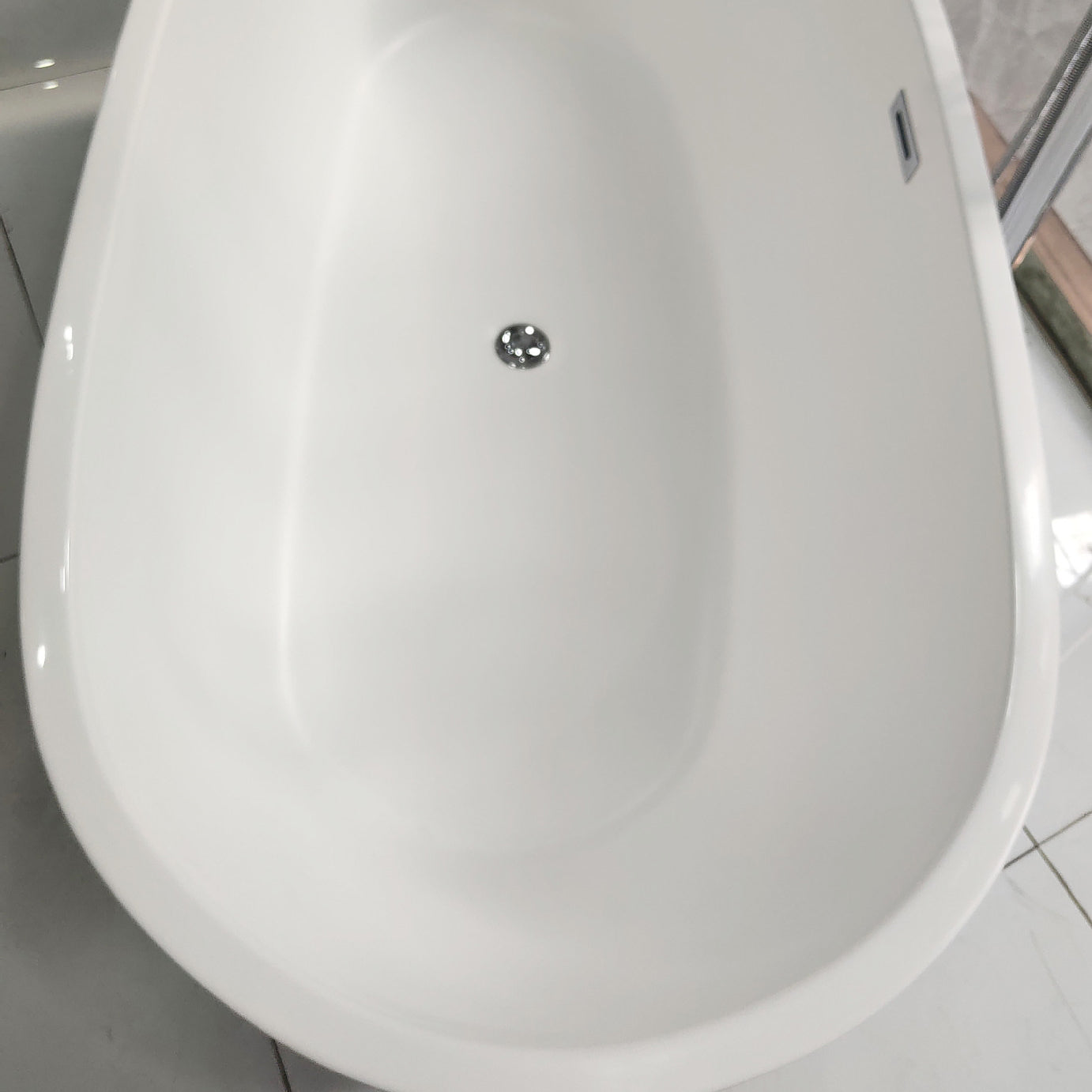 Acrylic Freestanding Soaking Bathtub Antique Finish Oval Modern Bath Tub