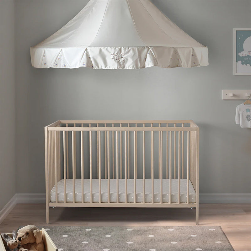 Traditional Nursery Crib with Adjustable Height in Natural Wood
