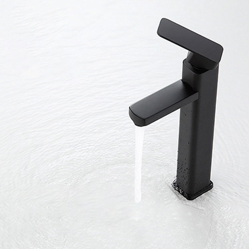 Traditional Undermount Bathroom Sink Porcelain with Overflow Basin Sink