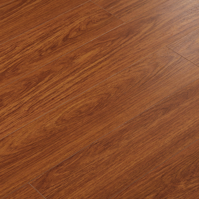 Tradition Pine Wood Hardwood Flooring Smooth Waterproof Solid Wood Flooring