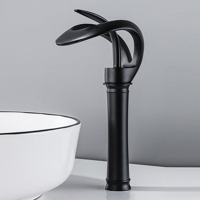 Luxury Single Handle Sink Faucet Brass Bathroom Novel Shape Faucet