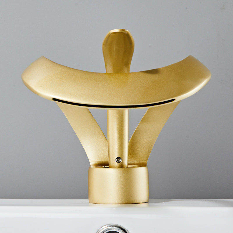 Luxury Single Handle Sink Faucet Brass Bathroom Novel Shape Faucet