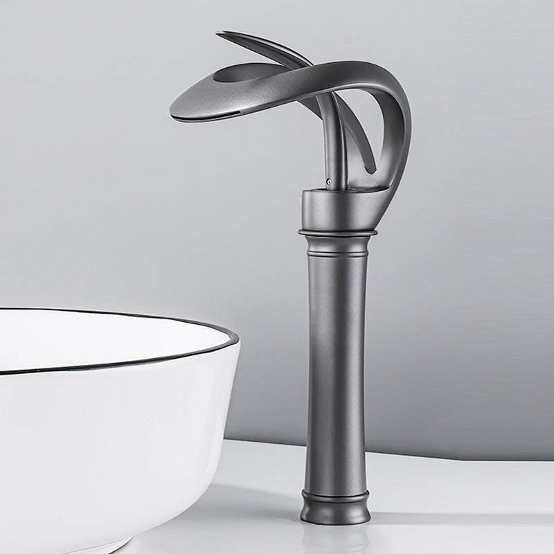 Luxury Single Handle Sink Faucet Brass Bathroom Novel Shape Faucet