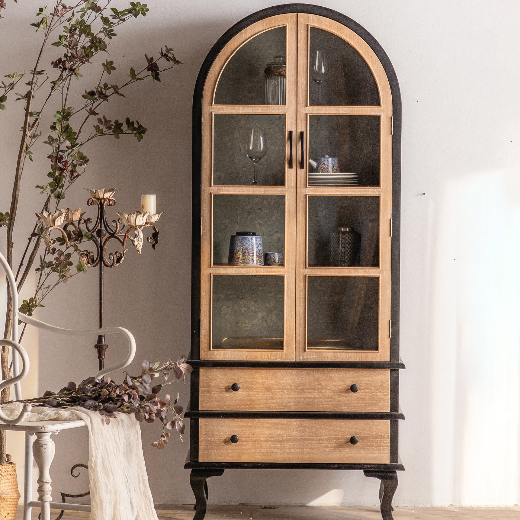 Solid Wood Cabinet Industrial Stain Resistant Accent Cabinet