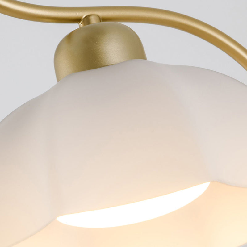 Metal Modern Wall Sconce Flower Shape Wall Light with Glass Shade for Bedroom in Gold