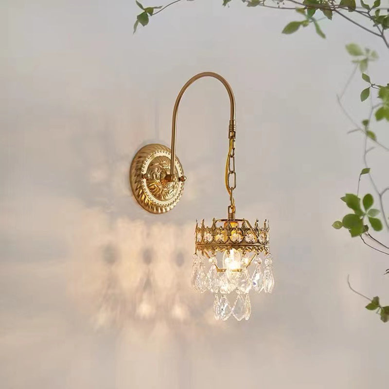 Modern Style Metal Wall Sconce Crystal Shade Wall Light for Dining Room