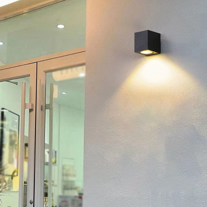 Contemporary Geometric Wall Light Aluminum & Glass Wall Sconce in Black