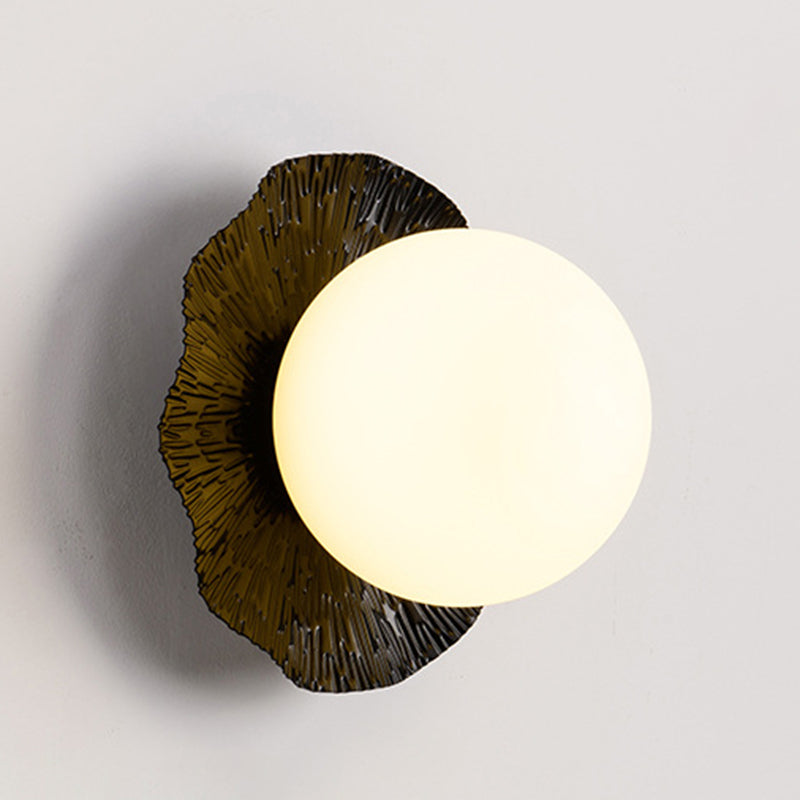 Single Modernism Golden/Black Wall Mounted Sconce Shaded Wall Light for Foyer