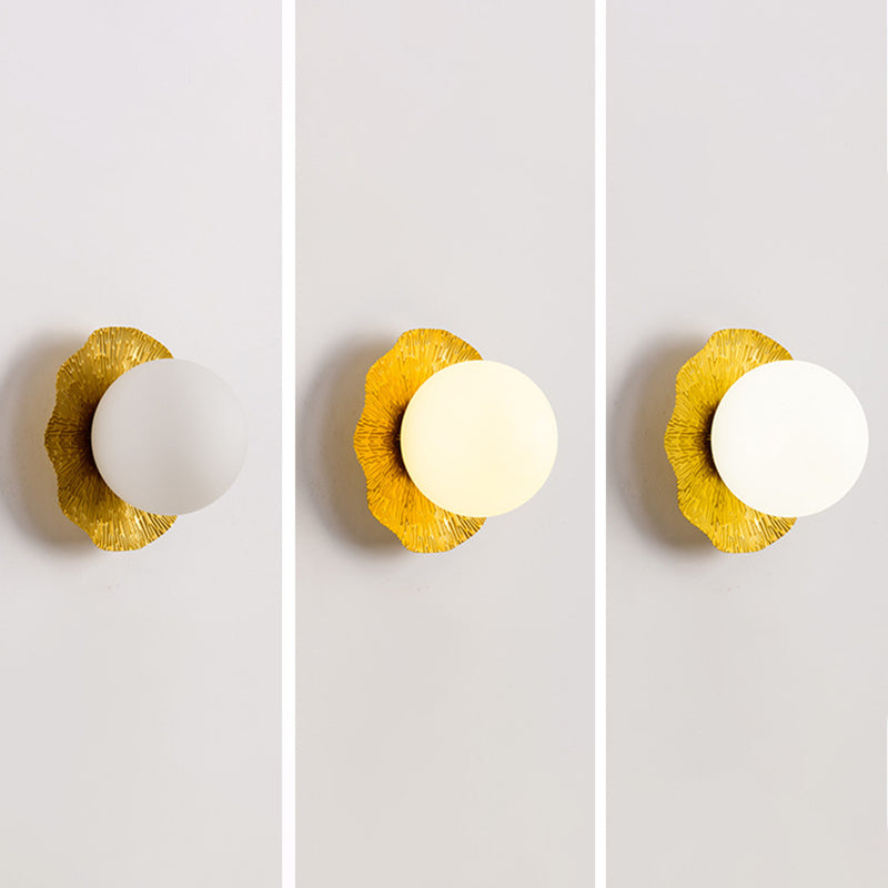 Single Modernism Golden/Black Wall Mounted Sconce Shaded Wall Light for Foyer