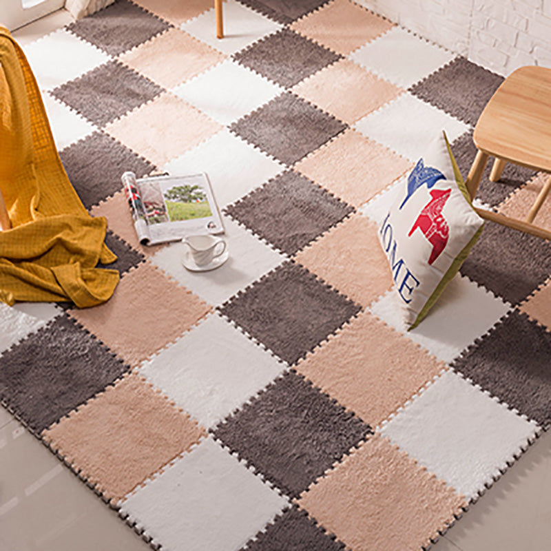 Indoor Carpet Tiles Color Block Interlocking Stain Resistant Carpet Tiles