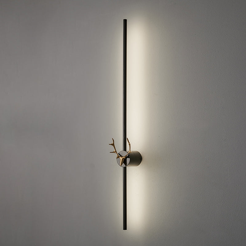 Modern Metal Wall Sconce Linear Shape LED Wall Light with Acrylic Shade for Bedroom
