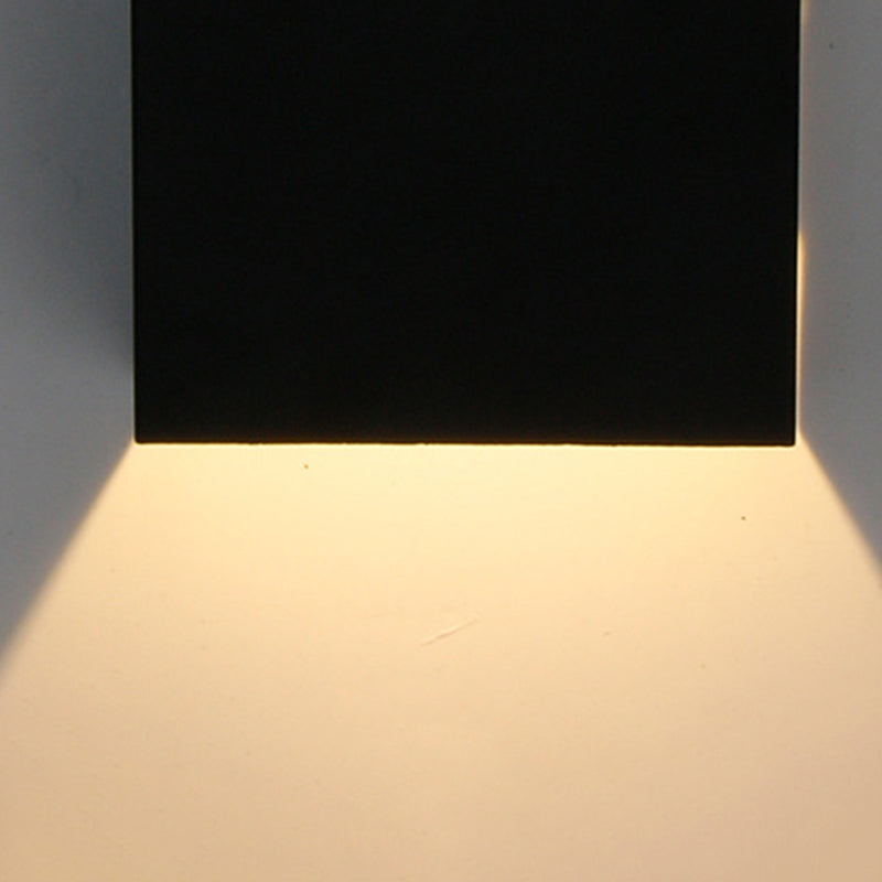 Geometric Wall Light Fixture Modern Metal Wall Sconce in Black/White