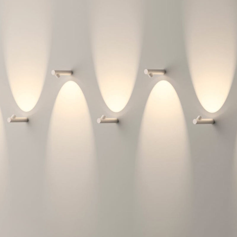 Aluminum LED Wall Fixture in Black / White Finish Modern Wall Spotlight