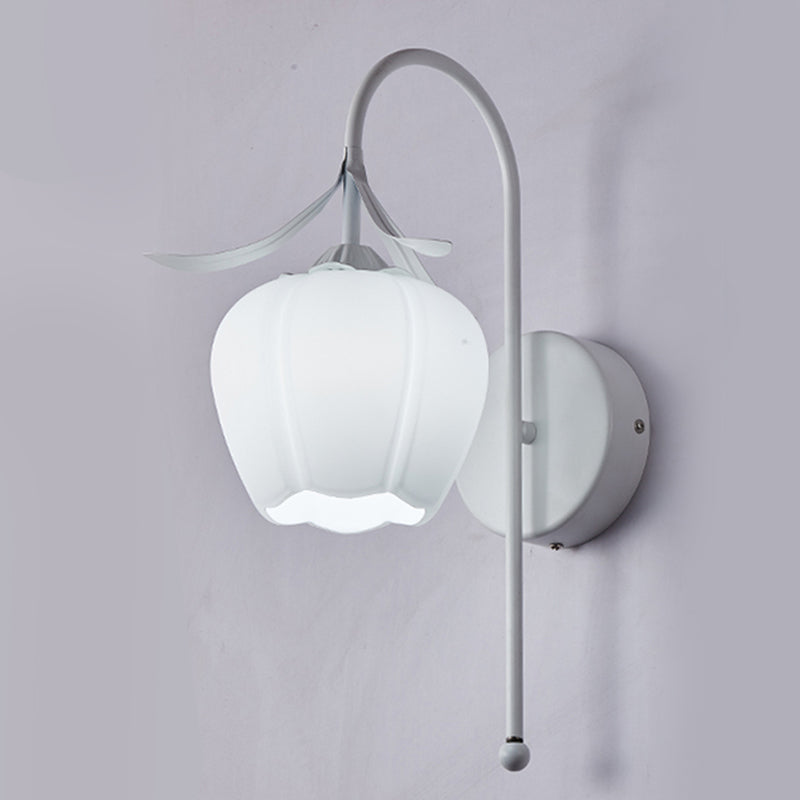 Modern Simple Wall Light Frosting Iron Flower Shape Wall Lamp for Bedroom
