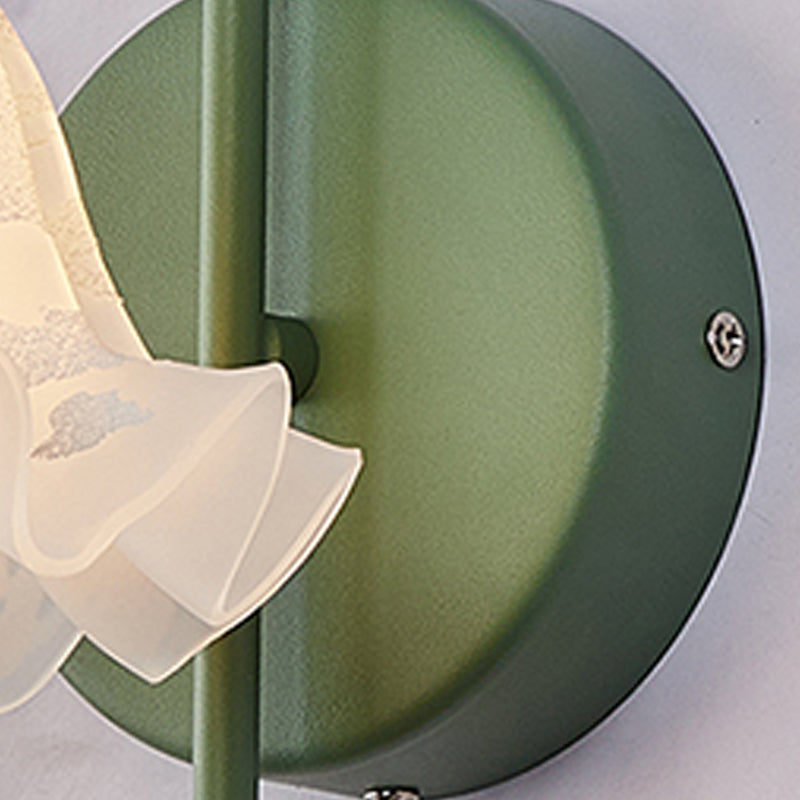 Modern Simple Wall Light Frosting Iron Flower Shape Wall Lamp for Bedroom