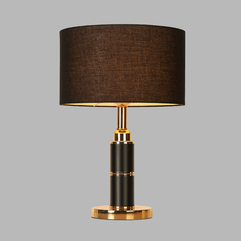 Lámpara de mesa de escritorio de forma negra de tambor moderno 1 lámpara de mesa nocturna de tela de bulbo para cabecera con enchufe en cable