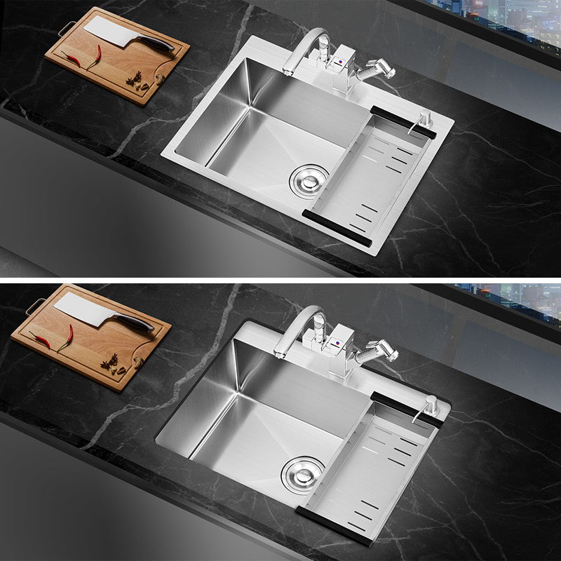 Modern Style Kitchen Sink Overflow Hole Detail Kitchen Sink with Soap Dispenser